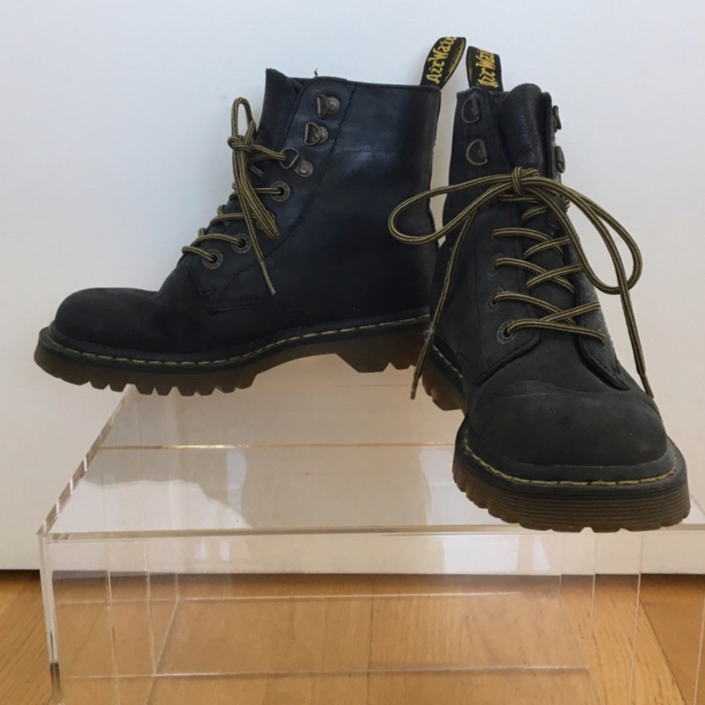 Doc Martin boots: size 7 barely worn